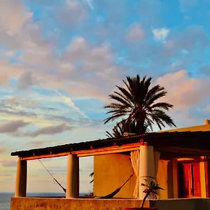 https://hotel-la-locanda-del-postino.sicilyhotelsitaly.net